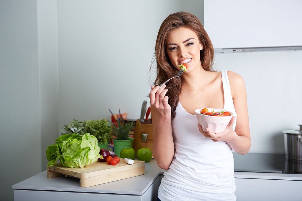 Comer alimentos dietéticos autopreparados para perder peso